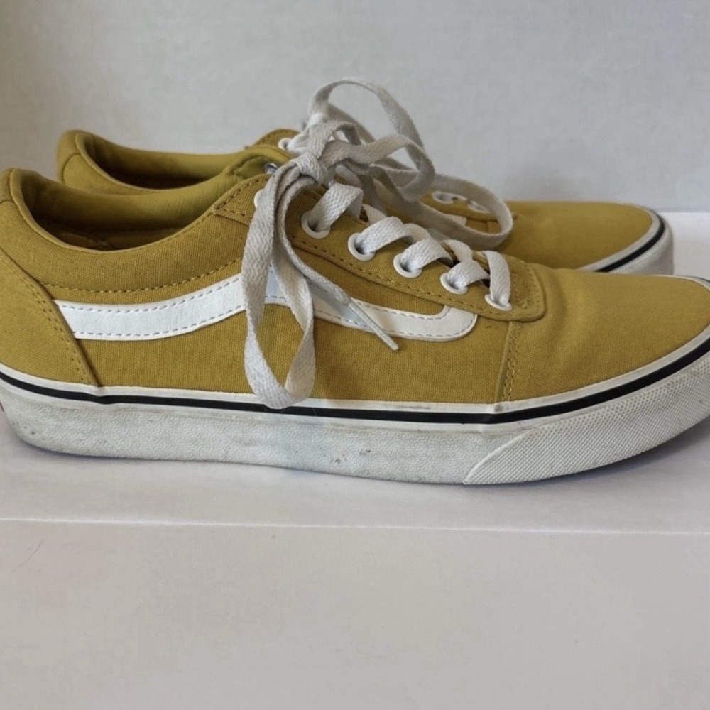 Vans Old Skool Shoes Women 8.5 Yellow Canvas Low Top Skate Sneakers